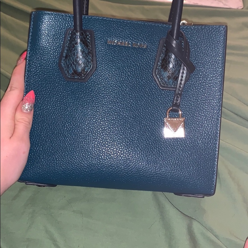 Michael kors purse